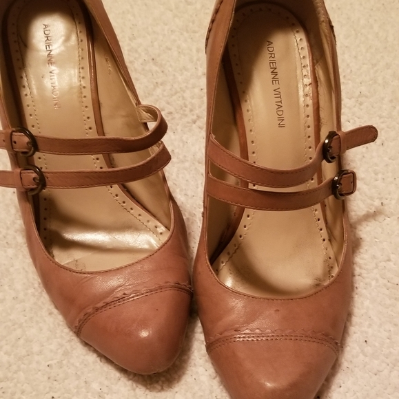 Womens shoes - Picture 1 of 3